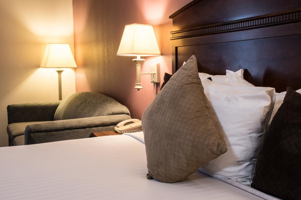 Greenstay Hotel & Suites Central Спрингфилд Экстерьер фото