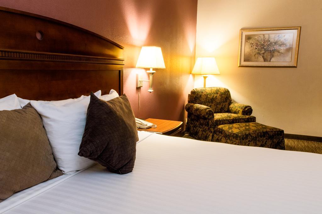 Greenstay Hotel & Suites Central Спрингфилд Экстерьер фото